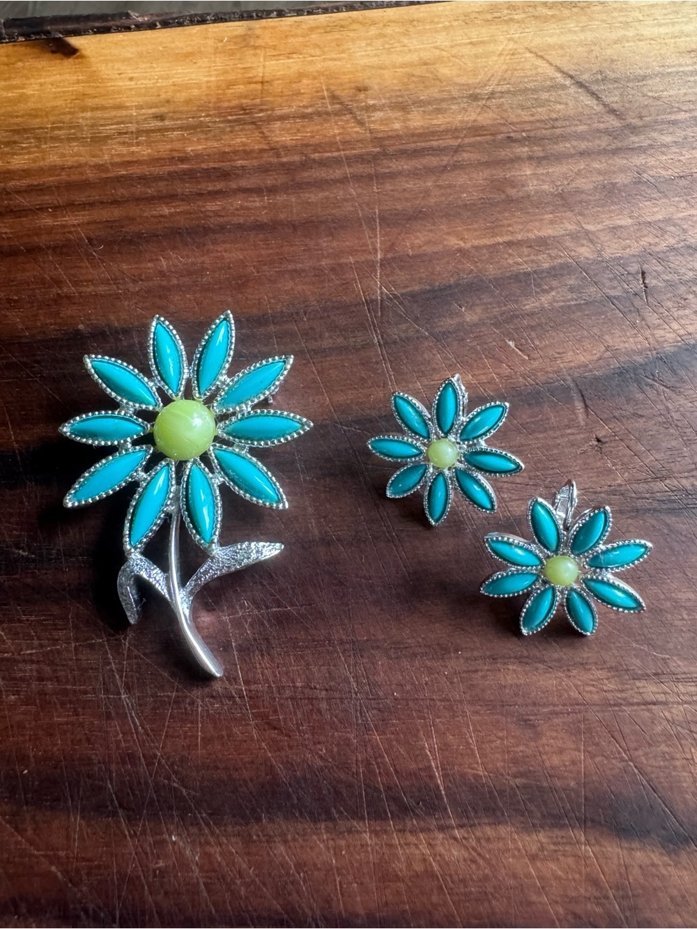 Sarah Coventry Turquoise and Lime Flower Brooch with Matching Earrings